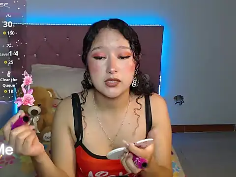 littlelion18 online show from March 19, 1:48 pm