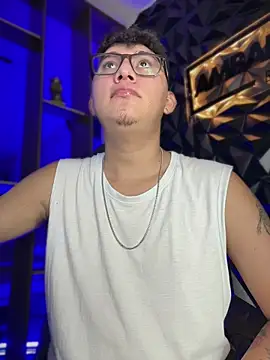 Snapshot of sirkisa chatting on March 15, 2:39 am sirkisa online show from March 15, 2:39 am