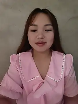 Snapshot of Mina_xYx chatting on May 18, 4:07 am Mina xYx online show from May 18, 4:07 am
