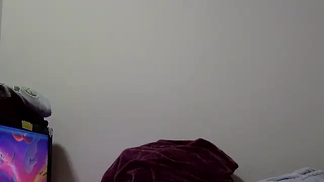 kitty-kitten82 online show from April 8, 5:18 am