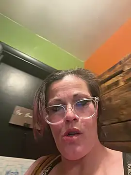 kitty-kitten82 online show from April 8, 9:04 pm