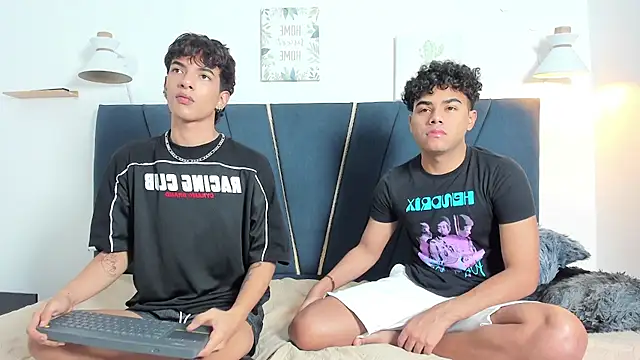 Enzo love18 online show from April 15, 7:26 am