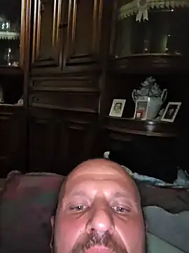 Snapshot of skizzoboy6 chatting on March 22, 7:45 am skizzoboy6 online show from March 22, 7:45 am