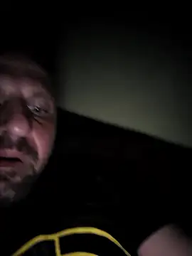 Snapshot of skizzoboy6 chatting on March 23, 4:05 am skizzoboy6 online show from March 23, 4:05 am