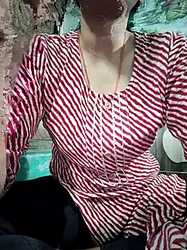 Snapshot of model_seela chatting on April 7, 4:40 pm model seela online show from April 7, 4:40 pm