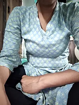 Snapshot of model_seela chatting on April 10, 7:35 am model seela online show from April 10, 7:35 am