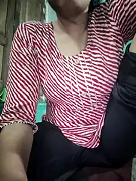 Snapshot of model_seela chatting on April 13, 4:23 pm model seela online show from April 13, 4:23 pm