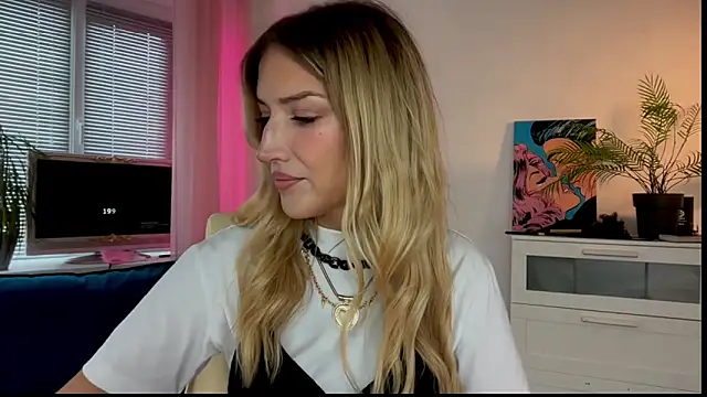 Snapshot of come_here_baby chatting on March 25, 1:28 pm come here baby online show from March 25, 1:28 pm