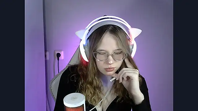 AmandaBargon online show from March 16, 7:12 am