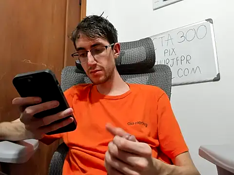 4rthurTV online show from April 21, 10:12 pm