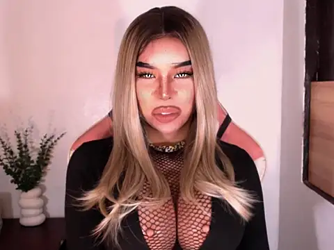 Snapshot of Zandralopez chatting on May 27, 7:11 pm Zandralopez online show from May 27, 7:11 pm