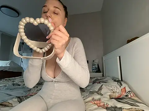 bimboiiii online show from July 11, 12:41 pm