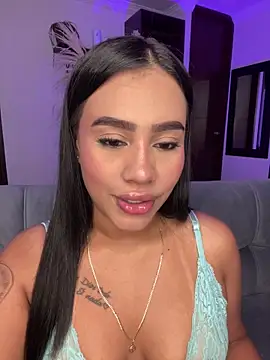 Snapshot of AlisonBeltran1 chatting on May 28, 5:27 am AlisonBeltran1 online show from May 28, 5:27 am