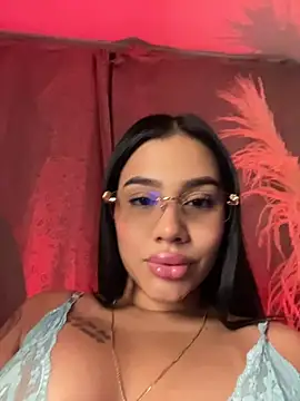 Snapshot of AlisonBeltran1 chatting on August 1, 4:01 am AlisonBeltran1 online show from August 1, 4:01 am