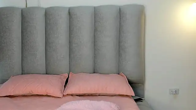 Valentina lux1 online show from May 19, 1:39 pm
