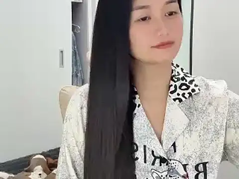 Snapshot of AmyLinee_1 chatting on May 6, 6:08 am AmyLinee 1 online show from May 6, 6:08 am