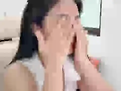 Snapshot of AmyLinee_1 chatting on June 4, 3:34 am AmyLinee 1 online show from June 4, 3:34 am
