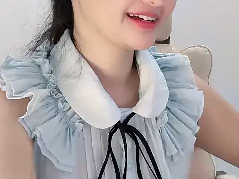 Snapshot of AmyLinee_1 chatting on June 9, 3:40 am AmyLinee 1 online show from June 9, 3:40 am