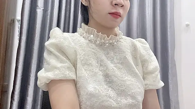 Ryo-Jisoo online show from April 23, 8:57 am