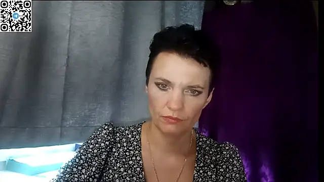 HotMamaQueen234 online show from July 14, 11:38 am