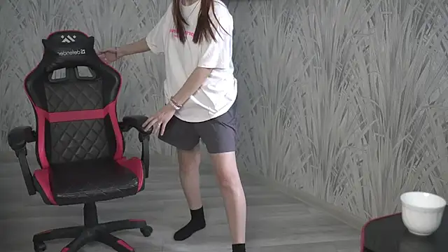 PiaDeninno online show from March 17, 5:00 am