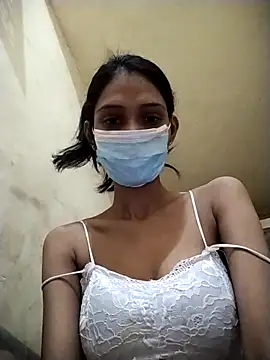 Snapshot of Sonam_y chatting on April 28, 7:46 am Sonam y online show from April 28, 7:46 am
