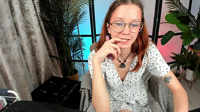 Snapshot of AmelieViolet chatting on June 25, 5:12 am AmelieViolet online show from June 25, 5:12 am