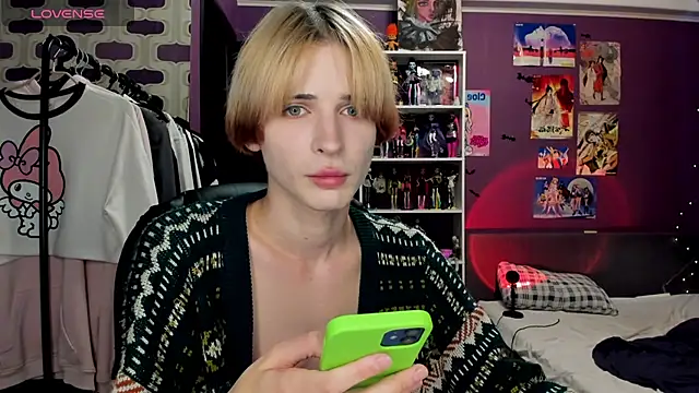 sweet peach    online show from July 28, 6:31 pm