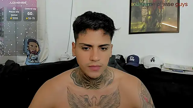 sweetlatinoboy online show from April 17, 11:08 pm