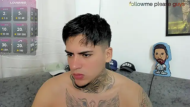 Snapshot of sweetlatinoboy chatting on June 16, 11:57 am sweetlatinoboy online show from June 16, 11:57 am