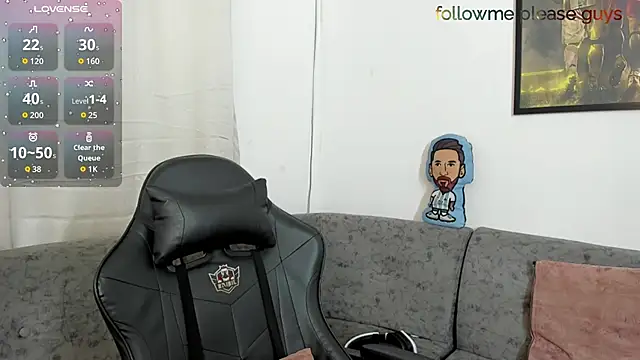 Snapshot of sweetlatinoboy chatting on June 19, 12:09 pm sweetlatinoboy online show from June 19, 12:09 pm