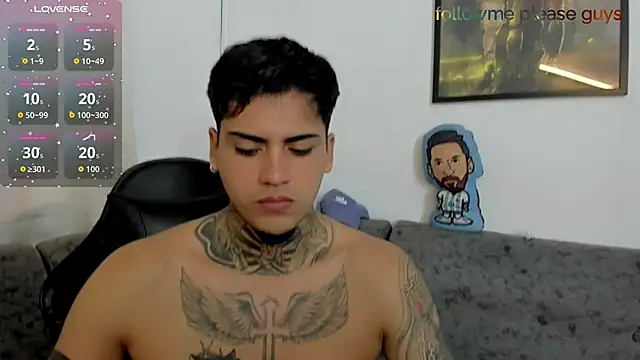 Snapshot of sweetlatinoboy chatting on June 27, 12:22 pm sweetlatinoboy online show from June 27, 12:22 pm