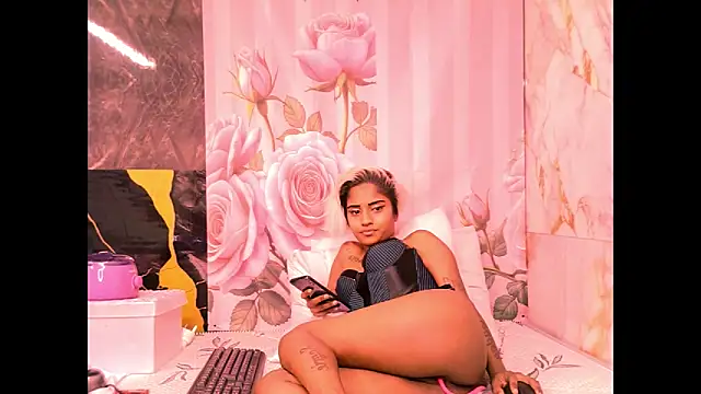 Snapshot of indian_barbie chatting on May 11, 4:04 pm indian barbie online show from May 11, 4:04 pm