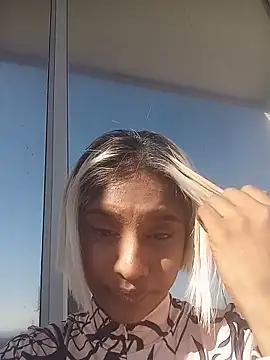 Snapshot of indian_barbie chatting on May 18, 11:38 am indian barbie online show from May 18, 11:38 am