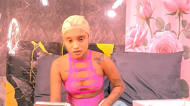 Snapshot of indian_barbie chatting on June 3, 6:57 pm indian barbie online show from June 3, 6:57 pm