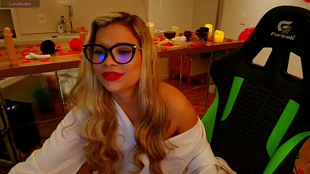Snapshot of Florence_Ford chatting on June 12, 11:20 am Florence Ford online show from June 12, 11:20 am
