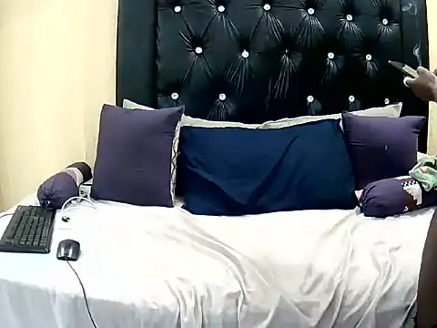 Snapshot of Blackberryxxx16 chatting on June 10, 12:22 am Blackberryxxx16 online show from June 10, 12:22 am