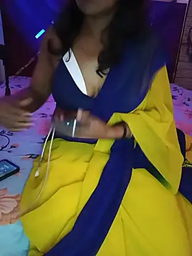 mayakapoor880 online show from June 9, 8:26 am