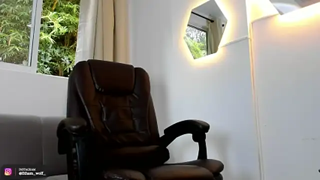 Snapshot of etham_wolf1 chatting on May 29, 5:44 pm etham wolf1 online show from May 29, 5:44 pm