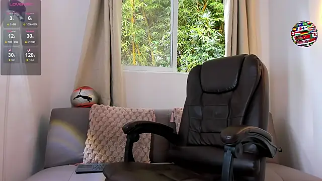 Snapshot of etham_wolf1 chatting on June 16, 5:48 pm etham wolf1 online show from June 16, 5:48 pm