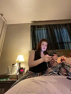 Snapshot of JulieetteLatte chatting on June 22, 12:02 am JulieetteLatte online show from June 22, 12:02 am