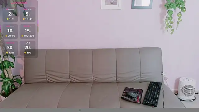 Snapshot of Zara_Fire chatting on May 25, 10:27 pm Zara Fire online show from May 25, 10:27 pm