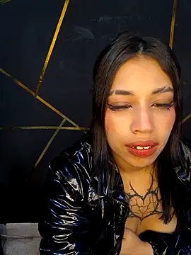 Snapshot of AryahMoonn chatting on May 30, 3:47 am AryahMoonn online show from May 30, 3:47 am