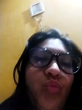 Snapshot of LatinSquirtBaby chatting on May 19, 1:56 am LatinSquirtBaby online show from May 19, 1:56 am