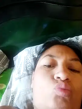 Snapshot of LatinSquirtBaby chatting on June 7, 7:28 pm LatinSquirtBaby online show from June 7, 7:28 pm