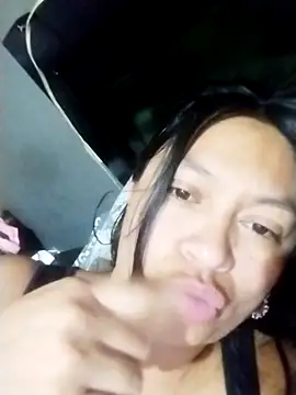 Snapshot of LatinSquirtBaby chatting on June 12, 10:25 am LatinSquirtBaby online show from June 12, 10:25 am