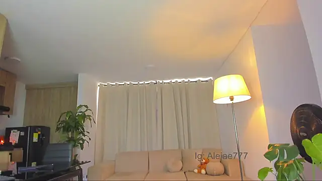 Snapshot of Aleja_evangeline chatting on August 2, 5:11 pm Aleja evangeline online show from August 2, 5:11 pm