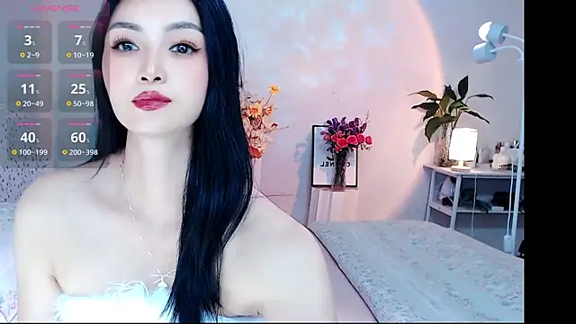 Evelyn-007 online show from April 19, 10:47 am
