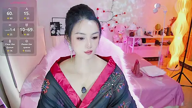 Evelyn-007 online show from July 31, 3:28 am