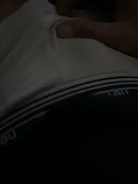 Snapshot of jeromelightskin5 chatting on March 17, 1:21 am jeromelightskin5 online show from March 17, 1:21 am